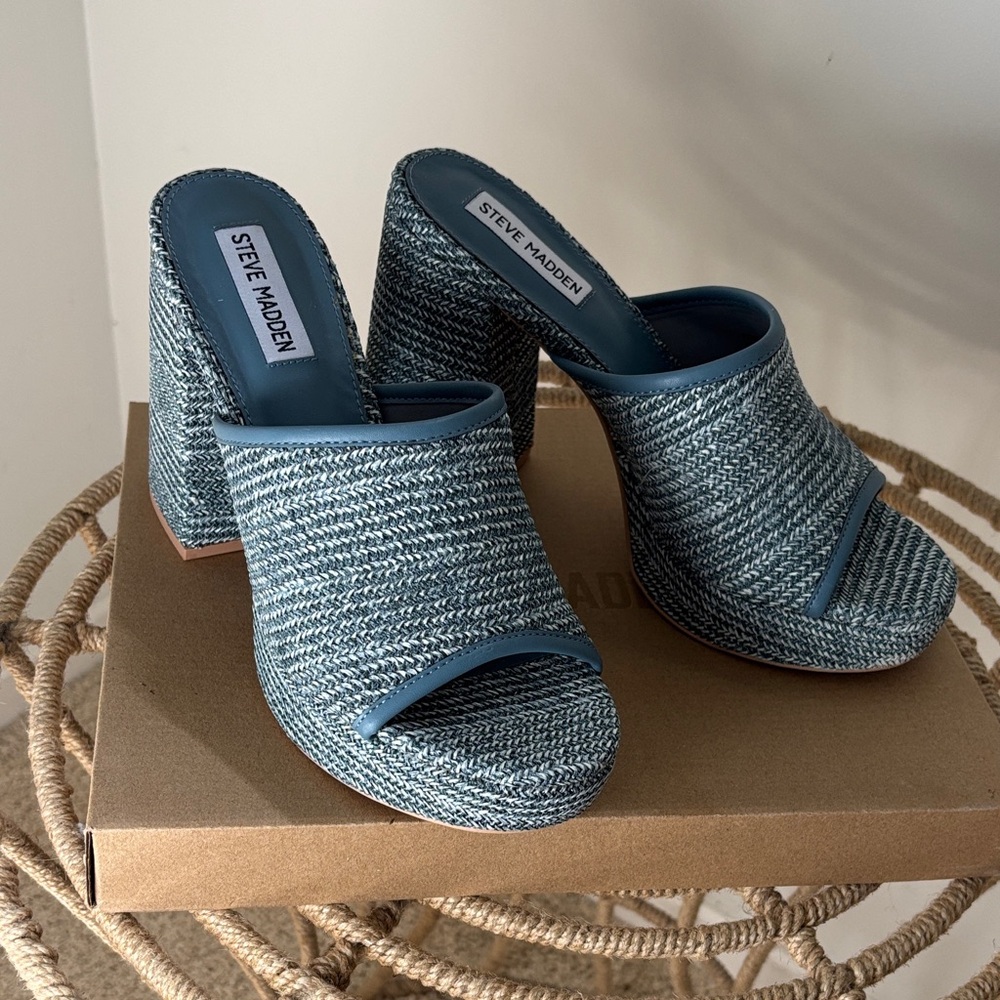 Steve Madden Textured Blue Women's Mules